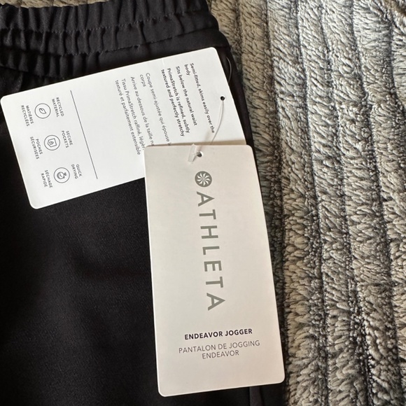 Athleta Endeavour Jogger - Picture 2 of 3